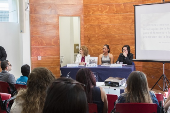 Participación de la Directora de EBCI, Dra. Magda Sandí, en el VIII Simposio de la Editorial Costa Rica